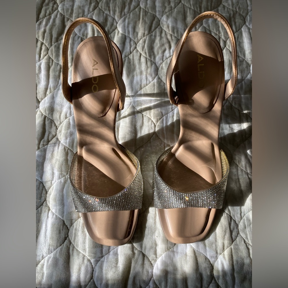WORN ONCE - Prom or formal or hot girl shoes size 8.5 rhinestone girlies ✨